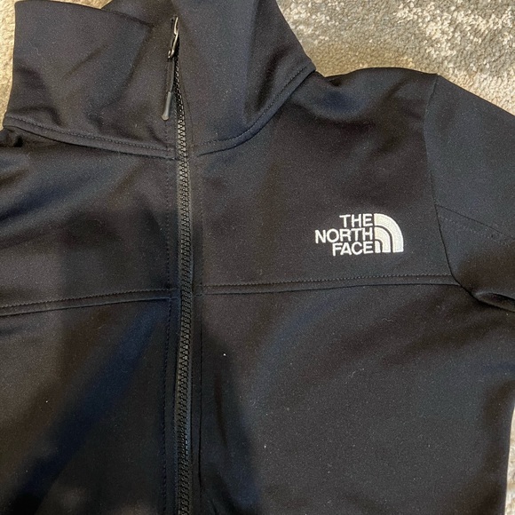 Women’s North Face zip up - Picture 4 of 4